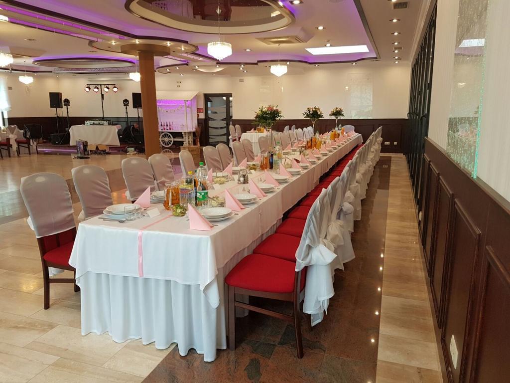 Hotel Texicana Sulechów Buitenkant foto