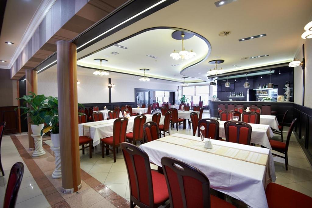 Hotel Texicana Sulechów Buitenkant foto