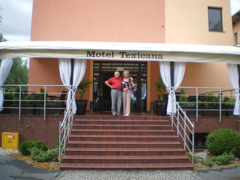Hotel Texicana Sulechów Buitenkant foto