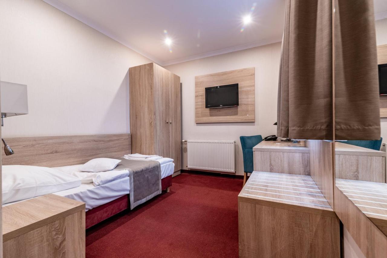 Hotel Texicana Sulechów Buitenkant foto